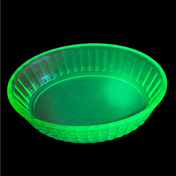 Vintage 1930s Anchor Hocking Oval Uranium Green Ribbed Depression Glass - Picture 4 of 10